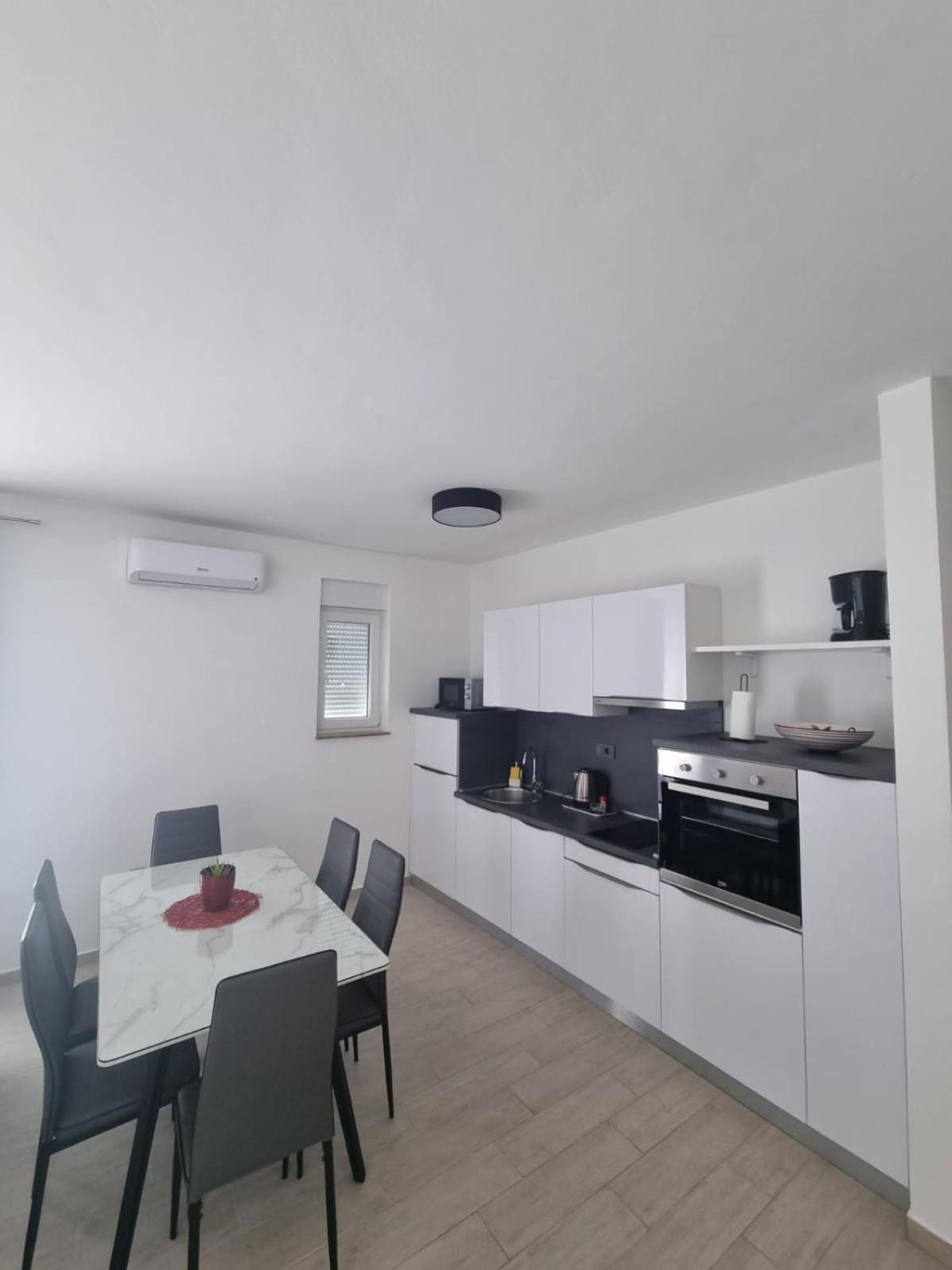 Gabi Apartment เกรบัชติซา ภายนอก รูปภาพ
