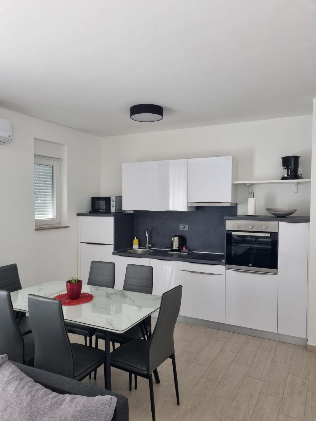 Gabi Apartment เกรบัชติซา ภายนอก รูปภาพ